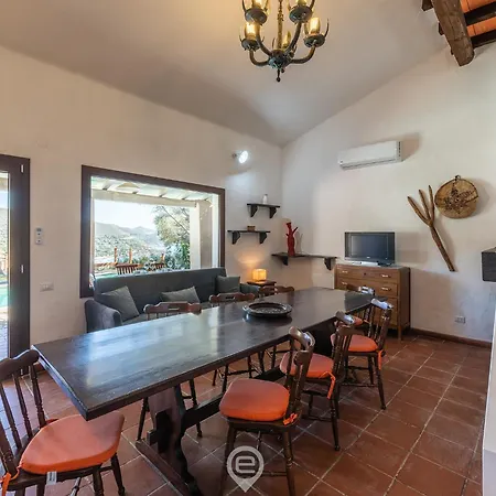 La Perla Villa *